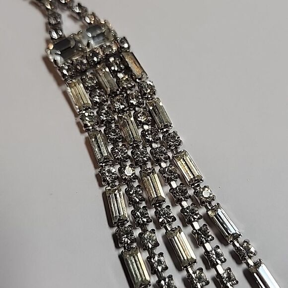 Elegant Silver Vintage Necklace - Picture 4 of 8